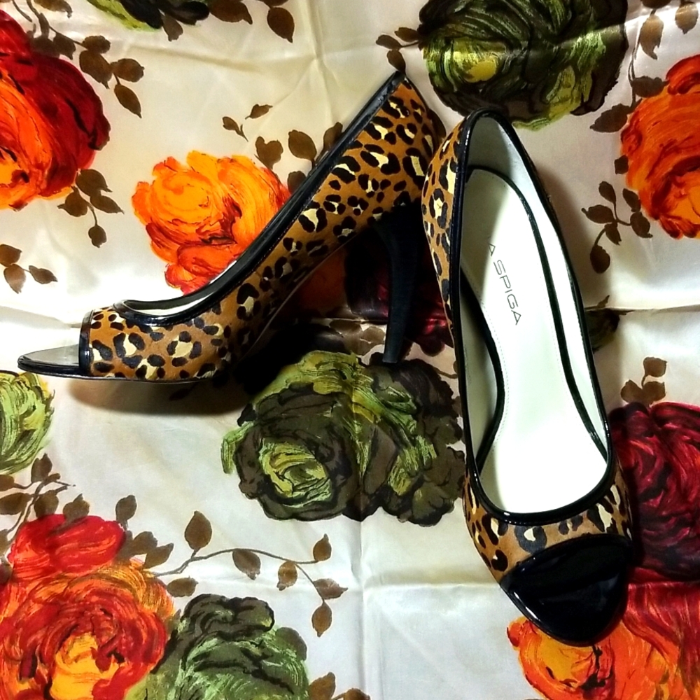 Sz 8 "Via Spiga" Cow Fur/Leather Peep Toe Pumps